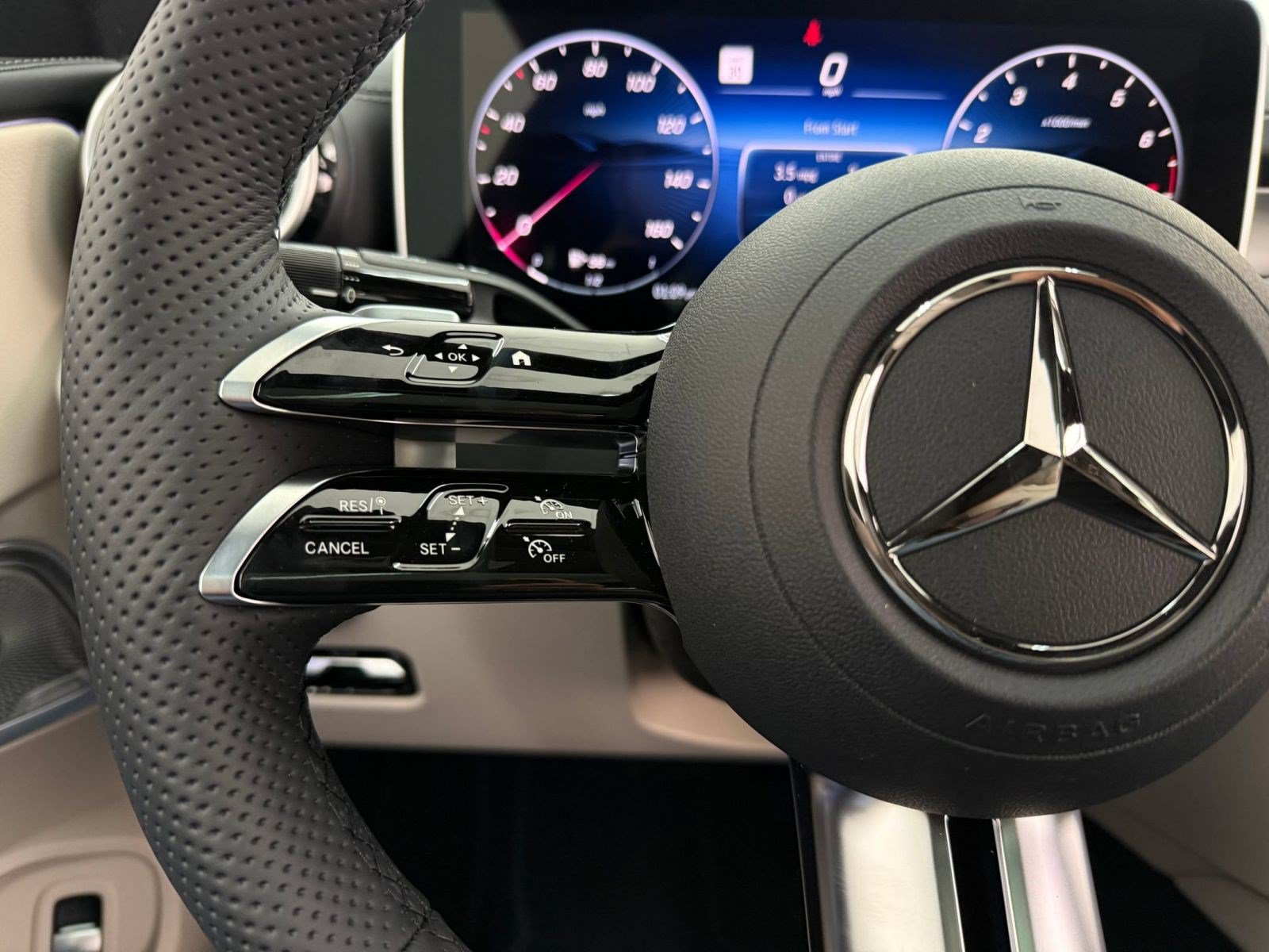 New 2026 Mercedes-Benz CLE 450 4MATIC Coupe image 13