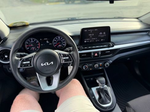 Used 2022 Kia Forte LXS w/ LXS Technology Package FWD image 37