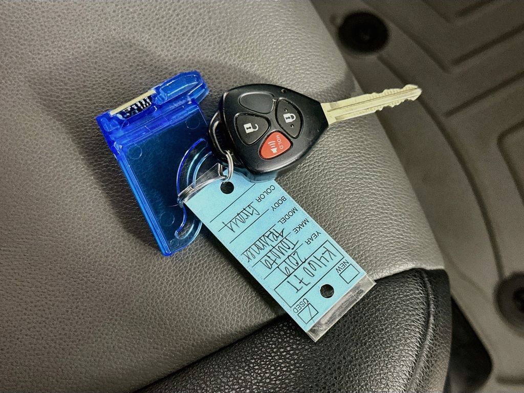 Used 2019 Toyota 4Runner SR5 Premium AWD/4WD image 38