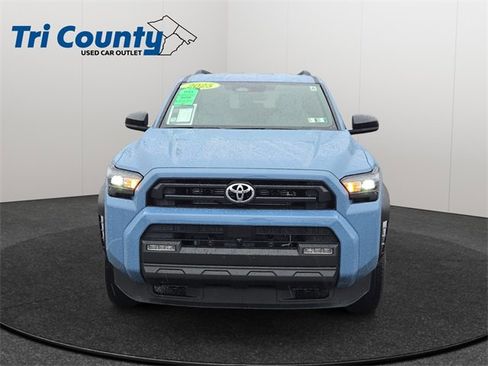Certified 2025 Toyota 4Runner SR5 image 2