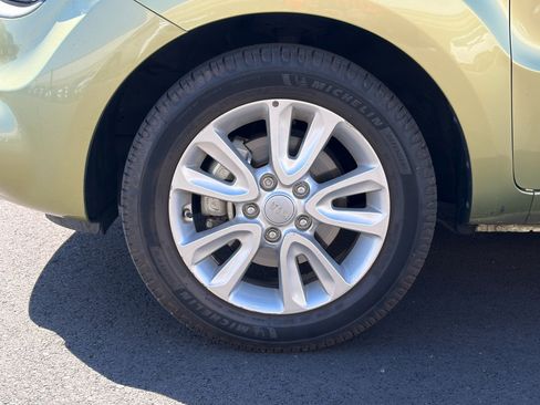 Used 2012 Kia Soul + image 6