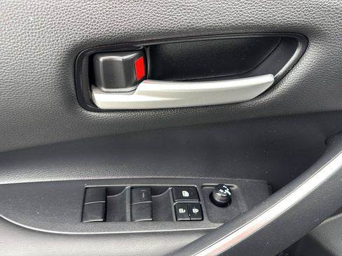 Used 2021 Toyota Corolla SE FWD image 36