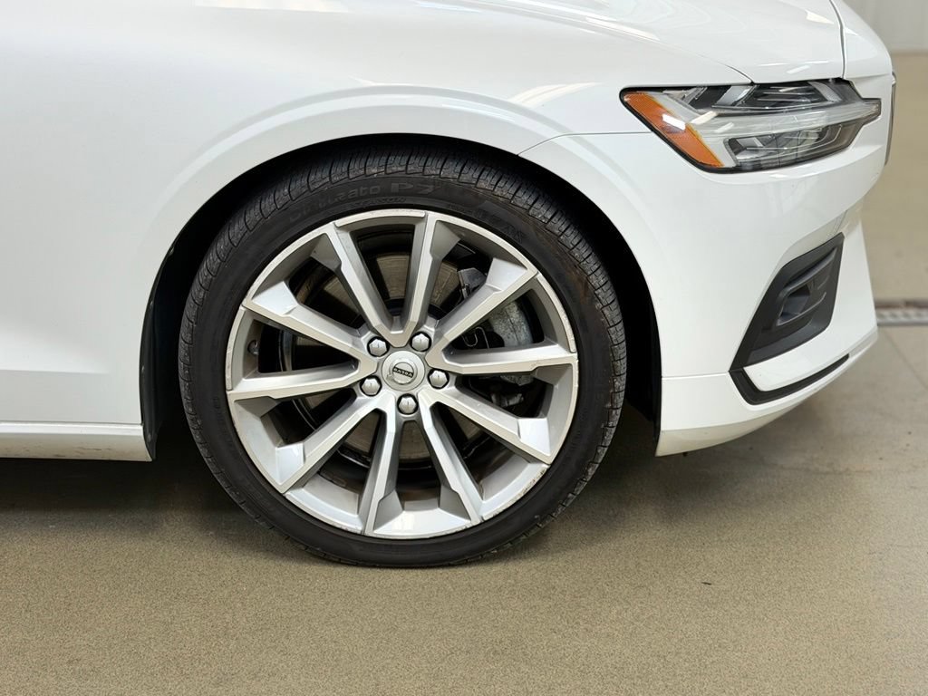 Used 2021 Volvo S60 T6 Momentum w/ Premium Package AWD/4WD image 4