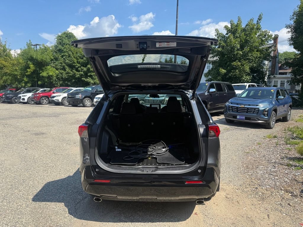 Used 2024 Toyota RAV4 SE w/ Weather & Moonroof Package AWD/4WD image 6