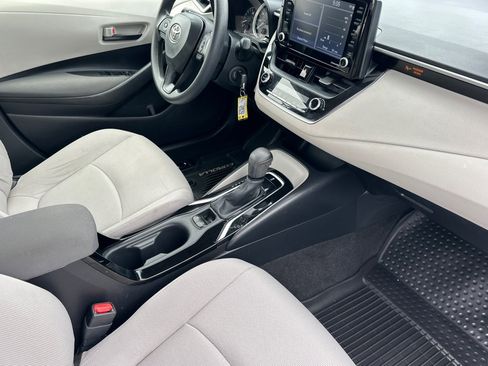 Used 2022 Toyota Corolla LE image 18