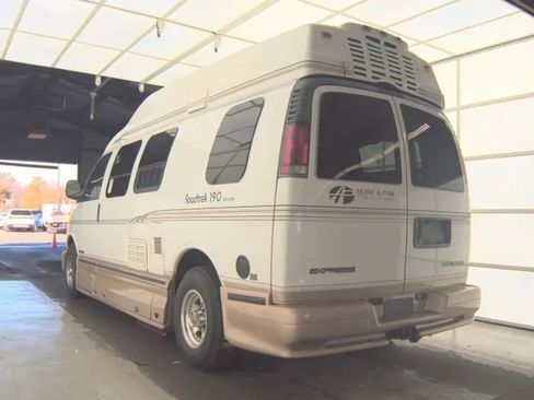 Used 2002 Chevrolet Express 3500 Extended w/ Preferred Equipment Group 2 image 5