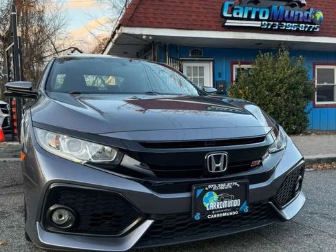 Used 2018 Honda Civic Si image 2