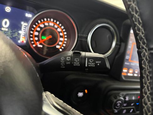 Used 2020 Jeep Wrangler Unlimited Sahara AWD/4WD image 32