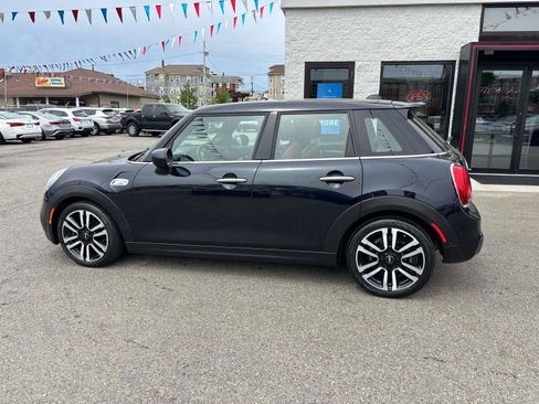 Used 2021 MINI Cooper S FWD image 2