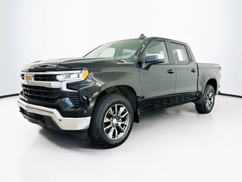 Used 2023 Chevrolet Silverado 1500 LT AWD/4WD image 3