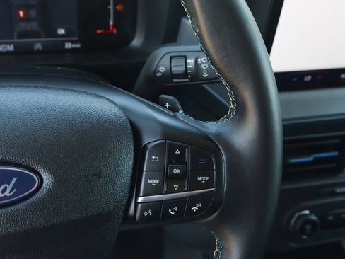 Used 2025 Ford Maverick Lobo AWD/4WD image 28
