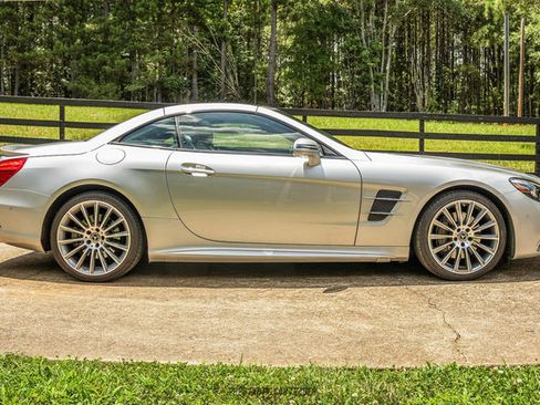Used 2017 Mercedes-Benz SL 550 image 13