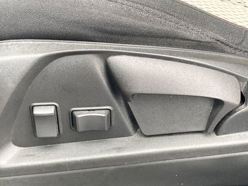 Used 2011 Chevrolet Equinox LS image 27