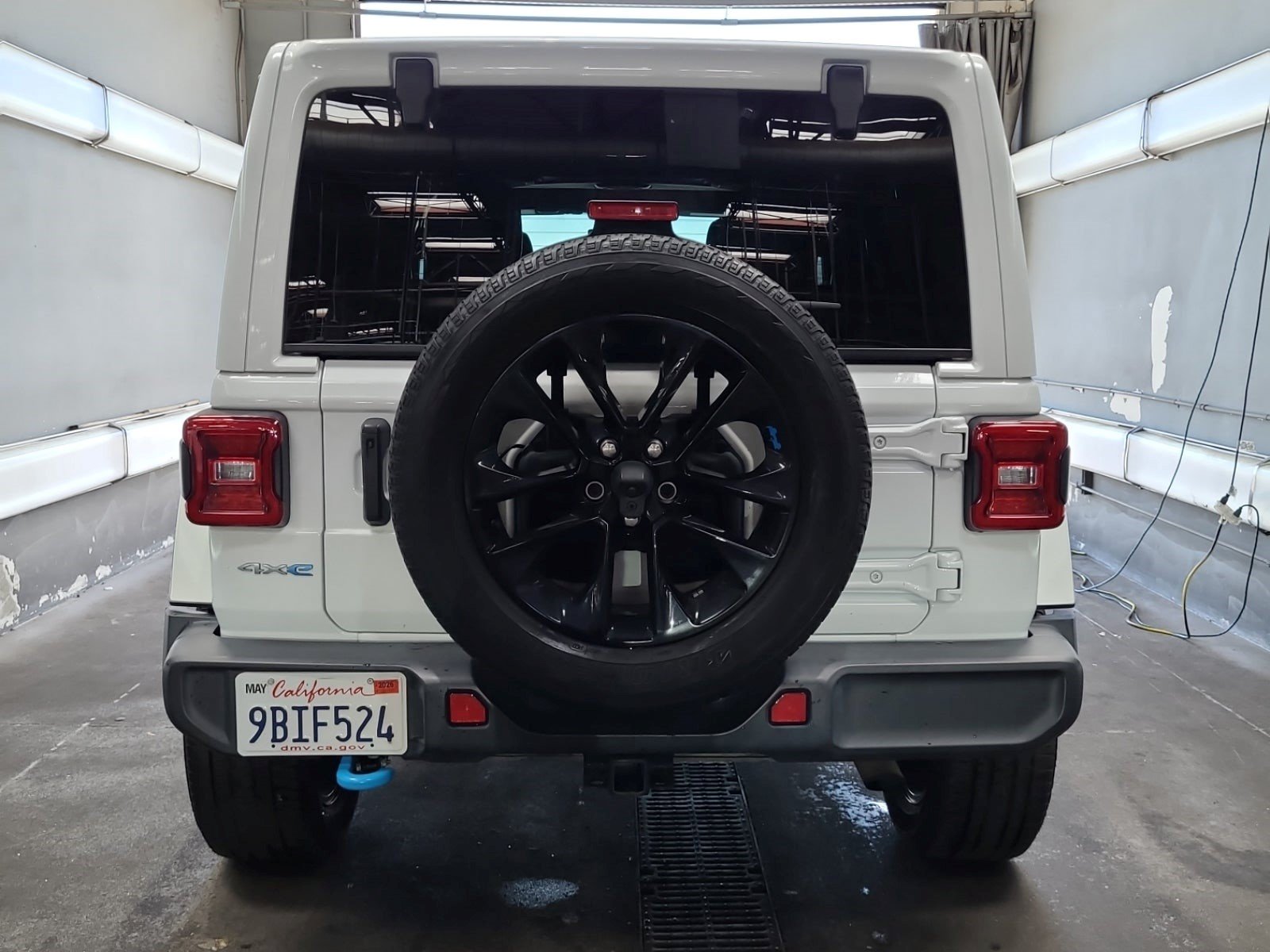 Used 2022 Jeep Wrangler Unlimited Sahara AWD/4WD image 5