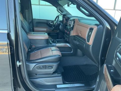Used 2019 Chevrolet Silverado 1500 High Country w/ Technology Package image 32