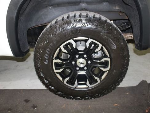 Used 2024 Chevrolet Silverado 1500 ZR2 w/ Technology Package image 21