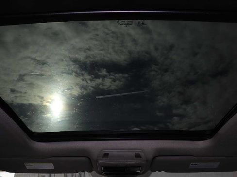 Used 2024 Volkswagen Atlas SEL image 30