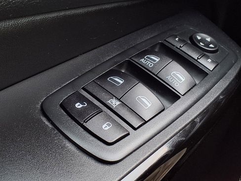 Used 2021 Jeep Cherokee Latitude Plus image 26