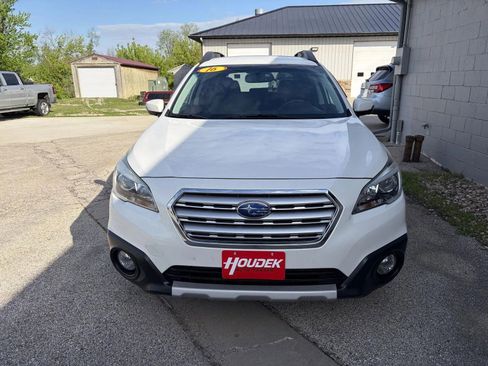Used 2016 Subaru Outback 3.6R Limited w/ Popular Package #4 AWD/4WD image 2