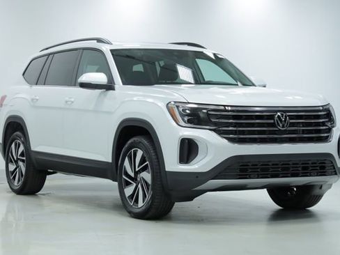 New 2026 Volkswagen Atlas SE FWD image 3