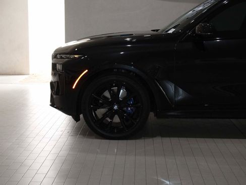 Certified 2024 BMW X7 xDrive40i w/ M Sport Package AWD/4WD image 4