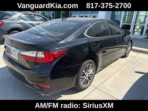Used 2017 Lexus ES 350 w/ Navigation System Package FWD image 3