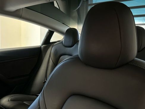 Used 2022 Tesla Model 3 Base image 24