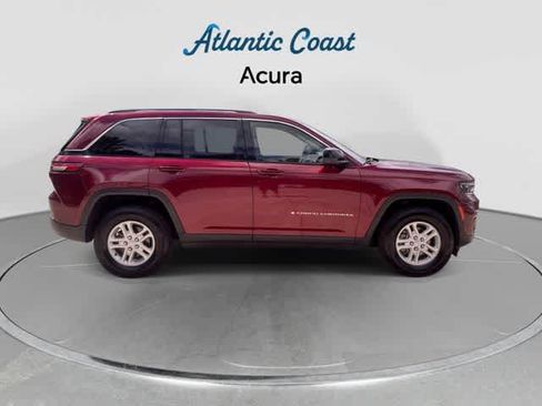 Used 2023 Jeep Grand Cherokee Laredo RWD image 9