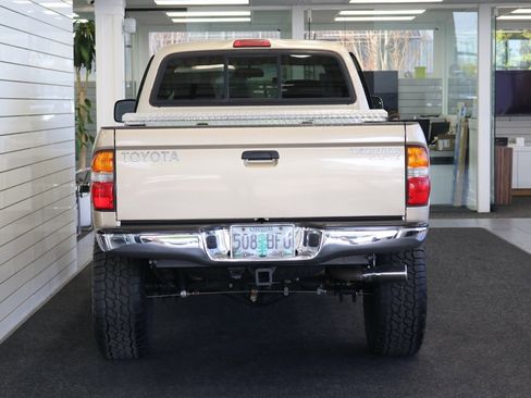 Used 2004 Toyota Tacoma 4x4 Xtracab V6 image 9