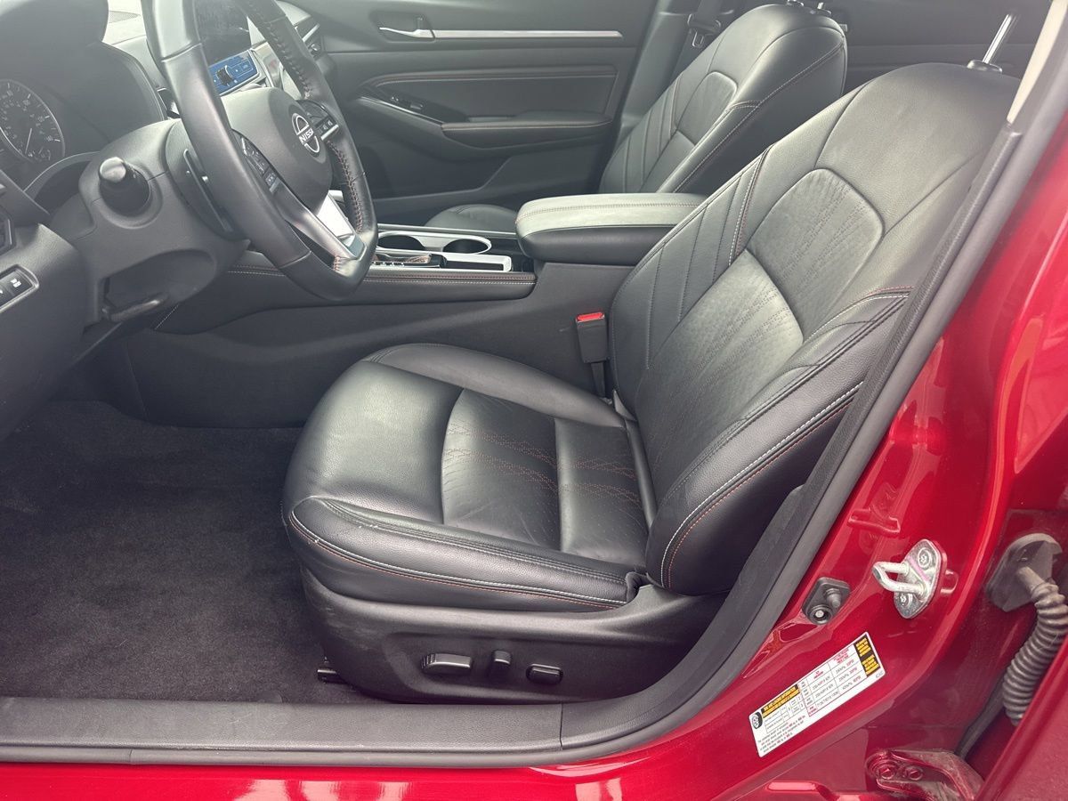 Used 2023 Nissan Altima 2.5 SR w/ SR Premium Package FWD image 17