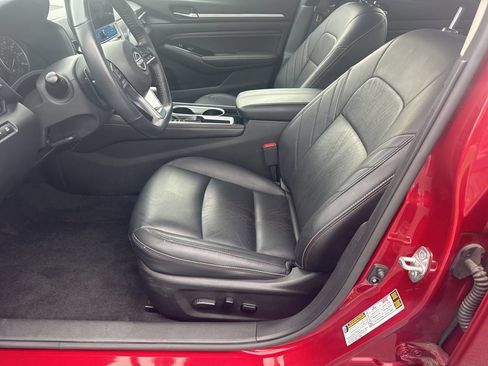 Used 2023 Nissan Altima 2.5 SR w/ SR Premium Package FWD image 17