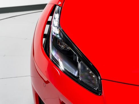 Used 2020 Ferrari Portofino RWD image 47
