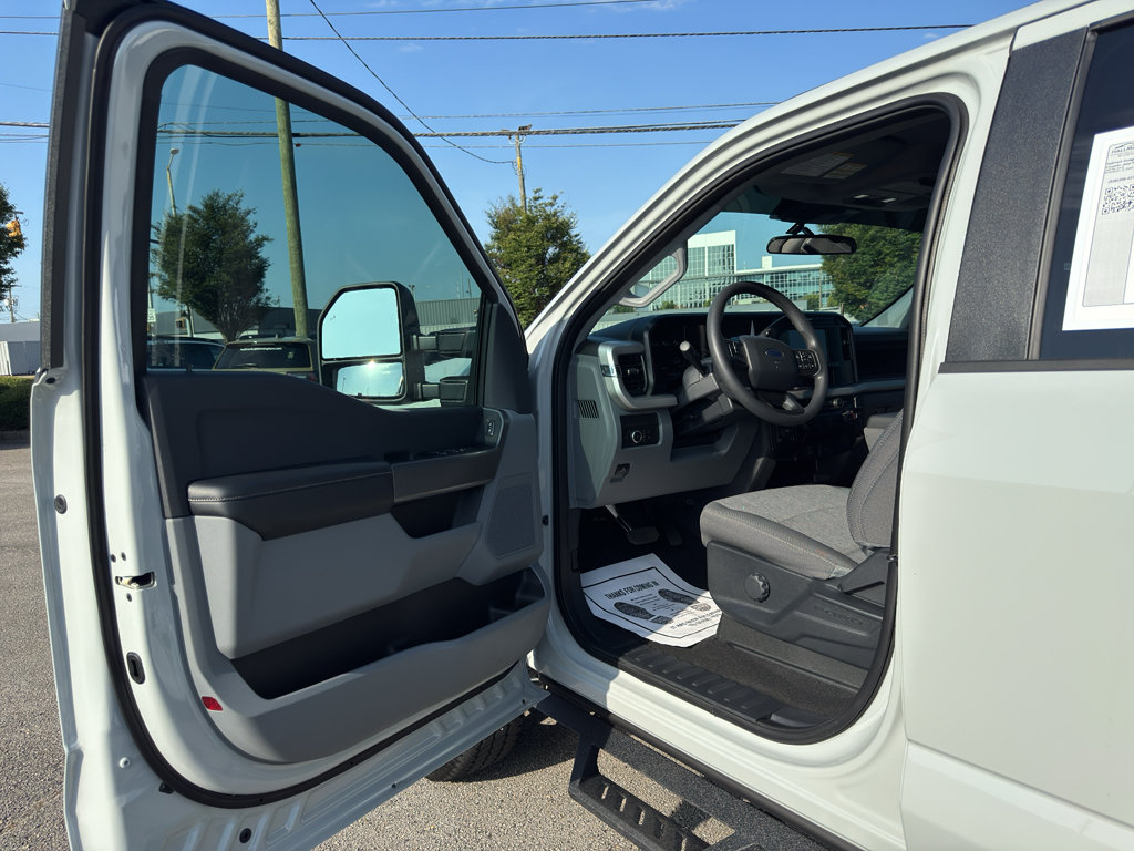 Used 2025 Ford F250 XL w/ STX Appearance Package AWD/4WD image 27