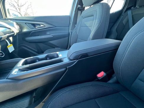 New 2026 Chevrolet Equinox EV LT image 25