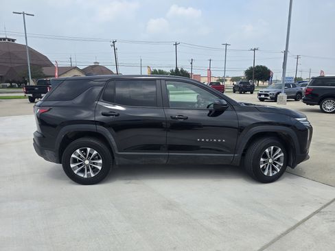 Used 2025 Chevrolet Equinox LT FWD image 2