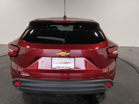Used 2025 Chevrolet Trax LS FWD image 7