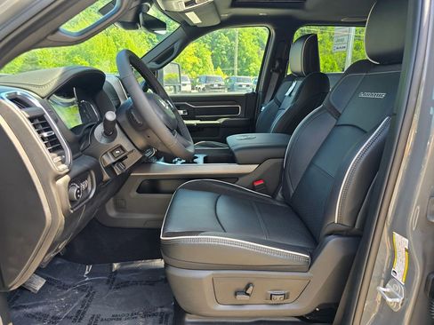 New 2026 RAM 3500 Laramie AWD/4WD image 4