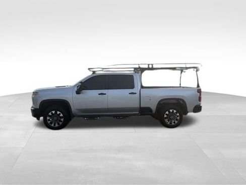 Used 2021 Chevrolet Silverado 2500 Custom w/ Custom Value Package AWD/4WD image 4