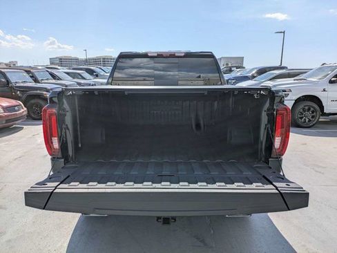 Used 2025 GMC Sierra 1500 AT4 w/ AT4 Premium Package AWD/4WD image 12