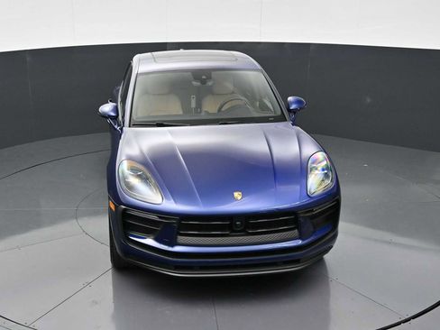 Certified 2026 Porsche Macan AWD/4WD image 33