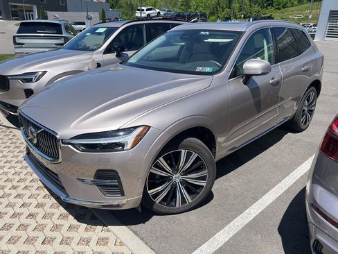 Used 2023 Volvo XC60 B5 Plus w/ Climate Package AWD/4WD image 5