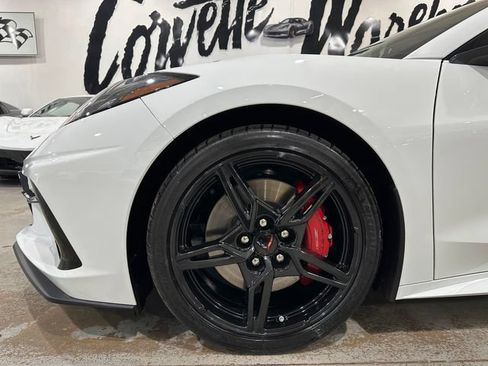 Used 2024 Chevrolet Corvette Stingray Preferred Cpe w/ Z51 Performance Package RWD image 28