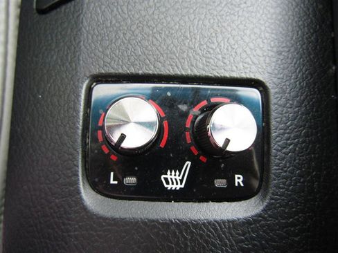 Used 2013 Toyota Avalon XLE image 18