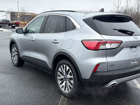 Used 2022 Ford Escape Titanium AWD/4WD image 9