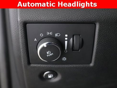 Used 2014 Jeep Grand Cherokee Limited w/ Luxury Group II image 21