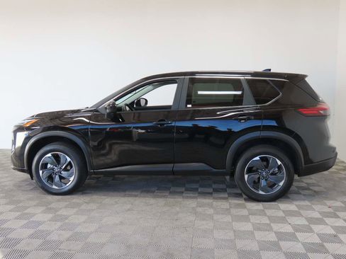 Used 2024 Nissan Rogue SV image 5