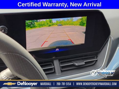 Used 2025 Chevrolet Trax LT FWD image 17