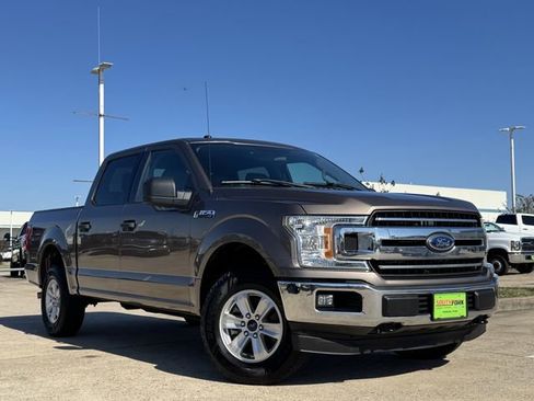 Used 2018 Ford F150 XLT image 2