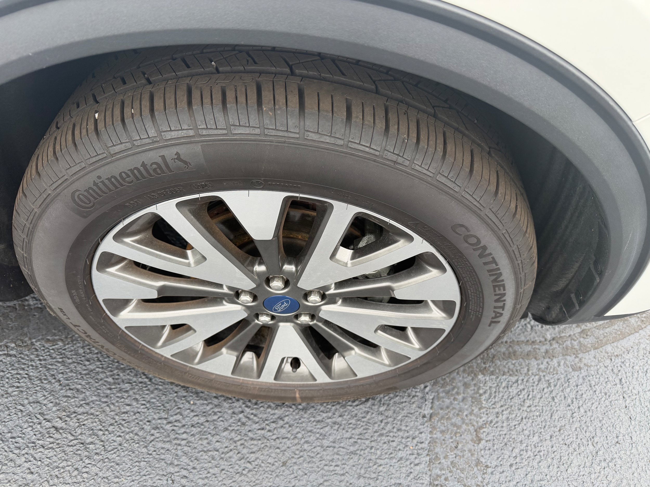 Used 2020 Ford Escape Titanium AWD/4WD image 4
