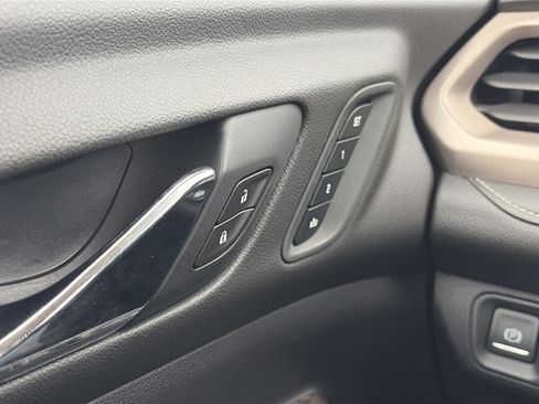 Used 2020 GMC Acadia Denali w/ Denali Ultimate Package AWD/4WD image 30